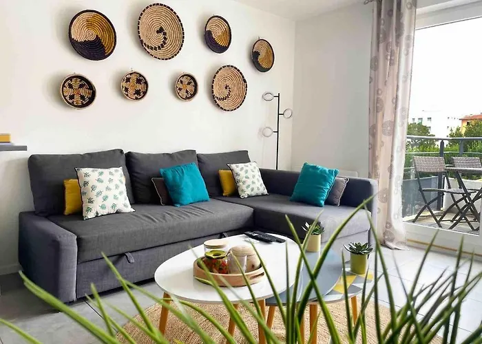 Apartment Bara ,balcony ,parking ,patte D'oie Neighborhood *